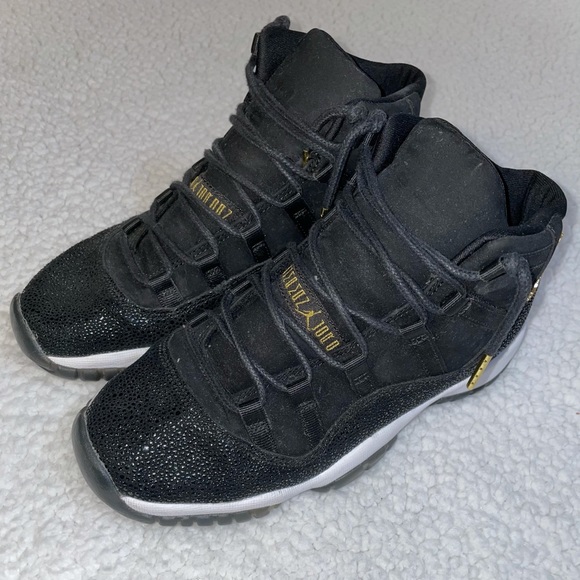 Jordan 11’s heiress black stingray woman size 6.5 - Picture 2 of 5